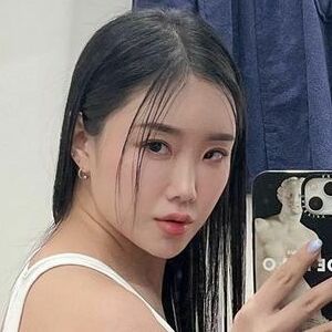 seulfit's nudes and profile