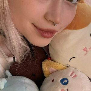 sexy_justine's nudes and profile