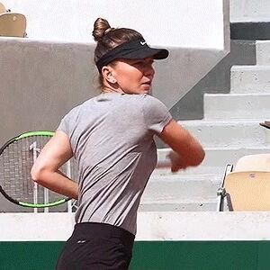 Simona Halep's nudes and profile