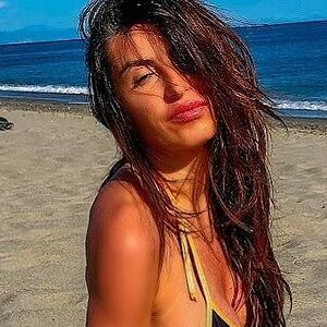 Simona Isceri's nudes and profile