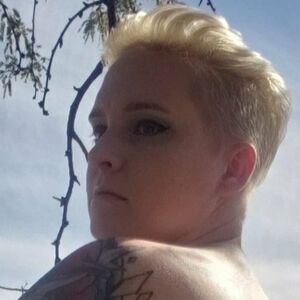 Skeletons_twin's nudes and profile