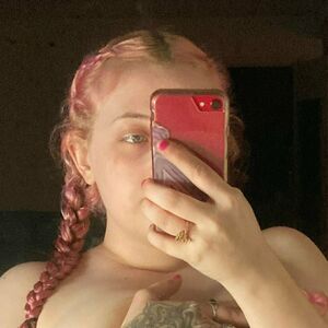 skyysprettyself's nudes and profile