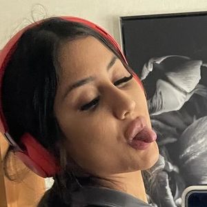 Snackychannn's nudes and profile