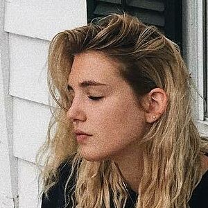 Sophie Nelisse's nudes and profile