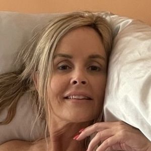 Stephanie Davison's nudes and profile