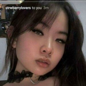 strwberrylovers's nudes and profile