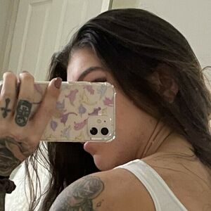 SuchaGoodGirlDanie's nudes and profile