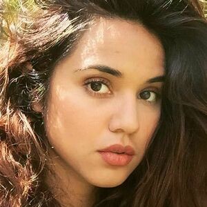 Summer Bishil's nudes and profile