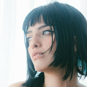 Superdollfie's nudes and profile