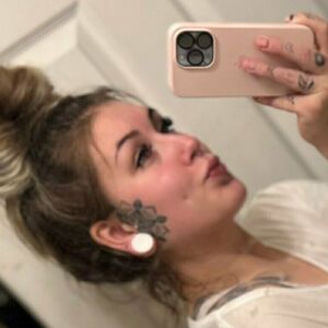 tattedprincess1998's nudes and profile