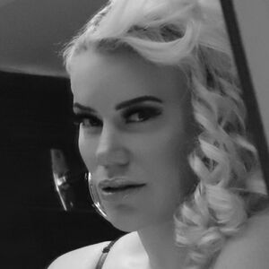 Taya Valkyrie's nudes and profile