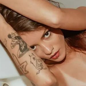 Thaiz Santos's nudes and profile