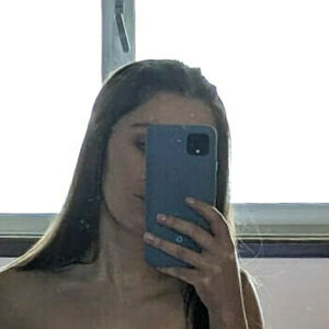 theaprileighteen's nudes and profile