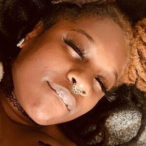 thefamouspeachesandcream's nudes and profile