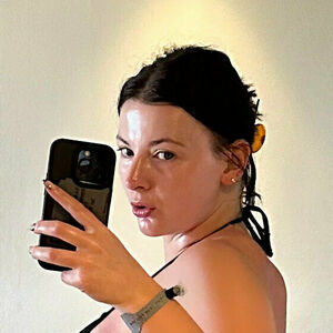 therealhquinn94's nudes and profile