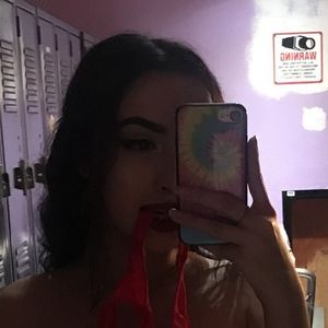 TiffanyBlowz's nudes and profile
