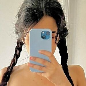 Tinyarab's nudes and profile