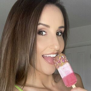 tmcgeexx's nudes and profile