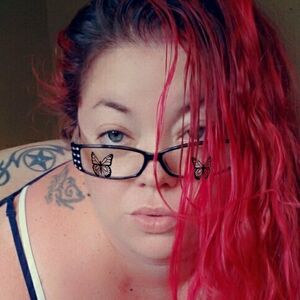 trinetyg's nudes and profile