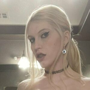 ts_izzy_wilde's nudes and profile