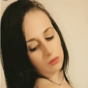 Vickilouise89x's nudes and profile