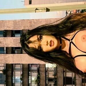 Victoria Resende's nudes and profile