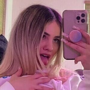 xxxlilpeach's nudes and profile