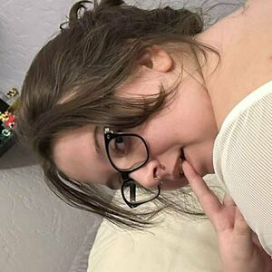 yourbigtiddiedlamb's nudes and profile