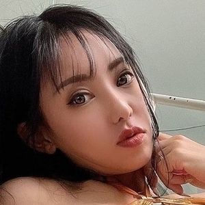 Yuu Sakura's nudes and profile