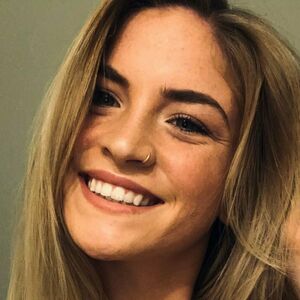 Zoe Neli's nudes and profile